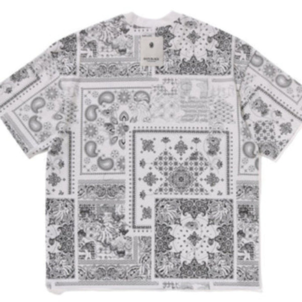 베이프 블랙 페이즐리 티셔츠 2컬러 1L30109321
