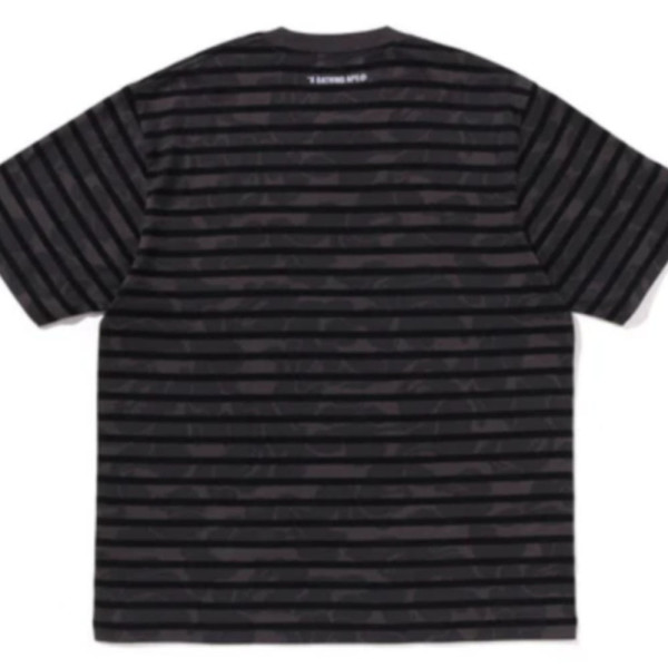 베이프 솔리드 카모 스트라이프 원 포인트 릴렉스핏 티셔츠 2컬러 1L80109305