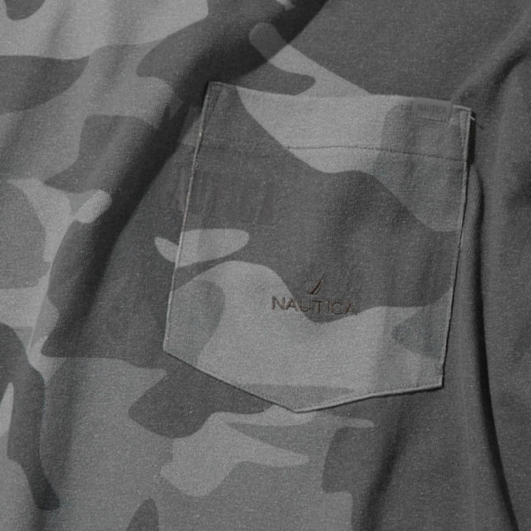 프릭스스토어 노티카 빅 실루엣 히든 로고 카모플라 무늬 크루넥 포켓 티셔츠 2컬러 1026207500200