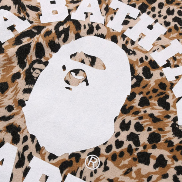 베이프 와일드 레오파드 패턴 칼리지 릴렉스핏 티셔츠 3컬러 1L80109004