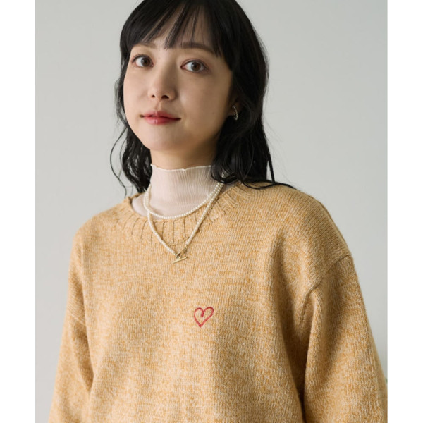프릭스스토어 원포인트 하트자수 폭스혼방 니트 풀오버 3컬러 1132248902860